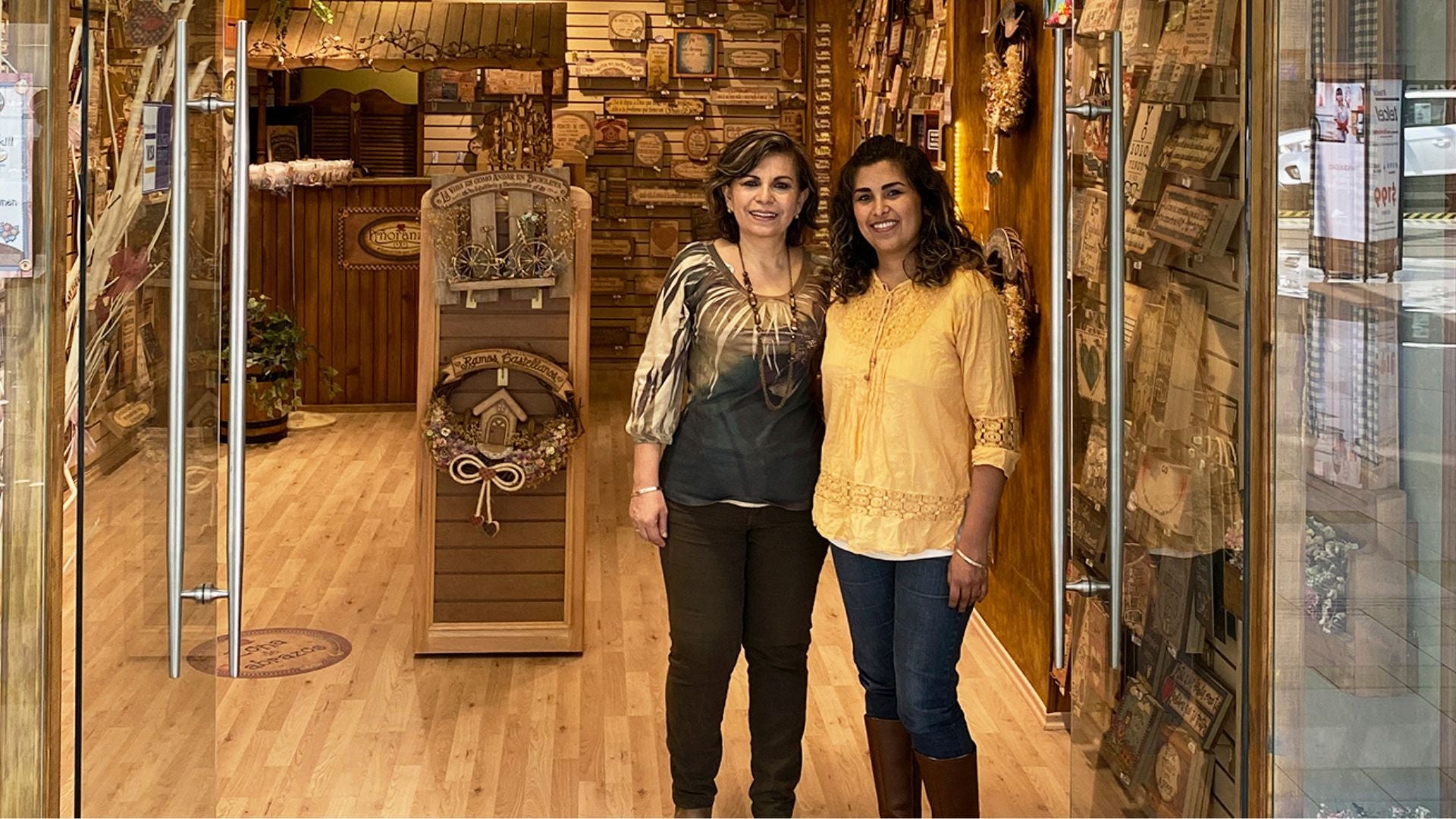 Cargar video: Nuestra tienda